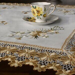 NEW Tablecloth YELLOW DAISY LACE Linen-look Square